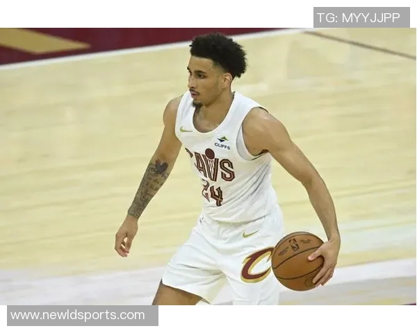 米切尔盛赞49号秀普罗克特成熟度与默契感逐渐提升