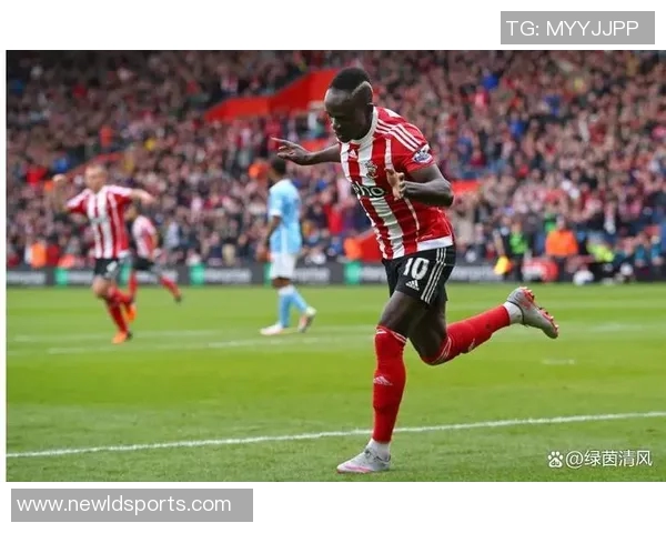 马内射门被挡菲利克斯补射完成帽子戏法球队大胜5-1领先