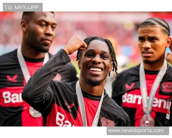 勒沃库森因旅途不顺延误数小时抵达曼彻斯特备战比赛