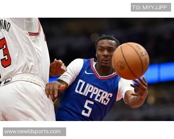 海兰德表现出色7投4中三分球3记贡献11分1篮板2抢断值得期待